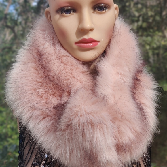 Michael Stars Accessories - Michael Stars Fur collar